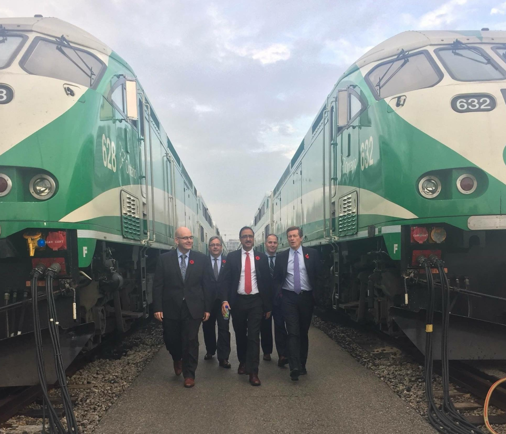 Minister Sohi meeting at site of GO Transit in Toronto, November 2016.